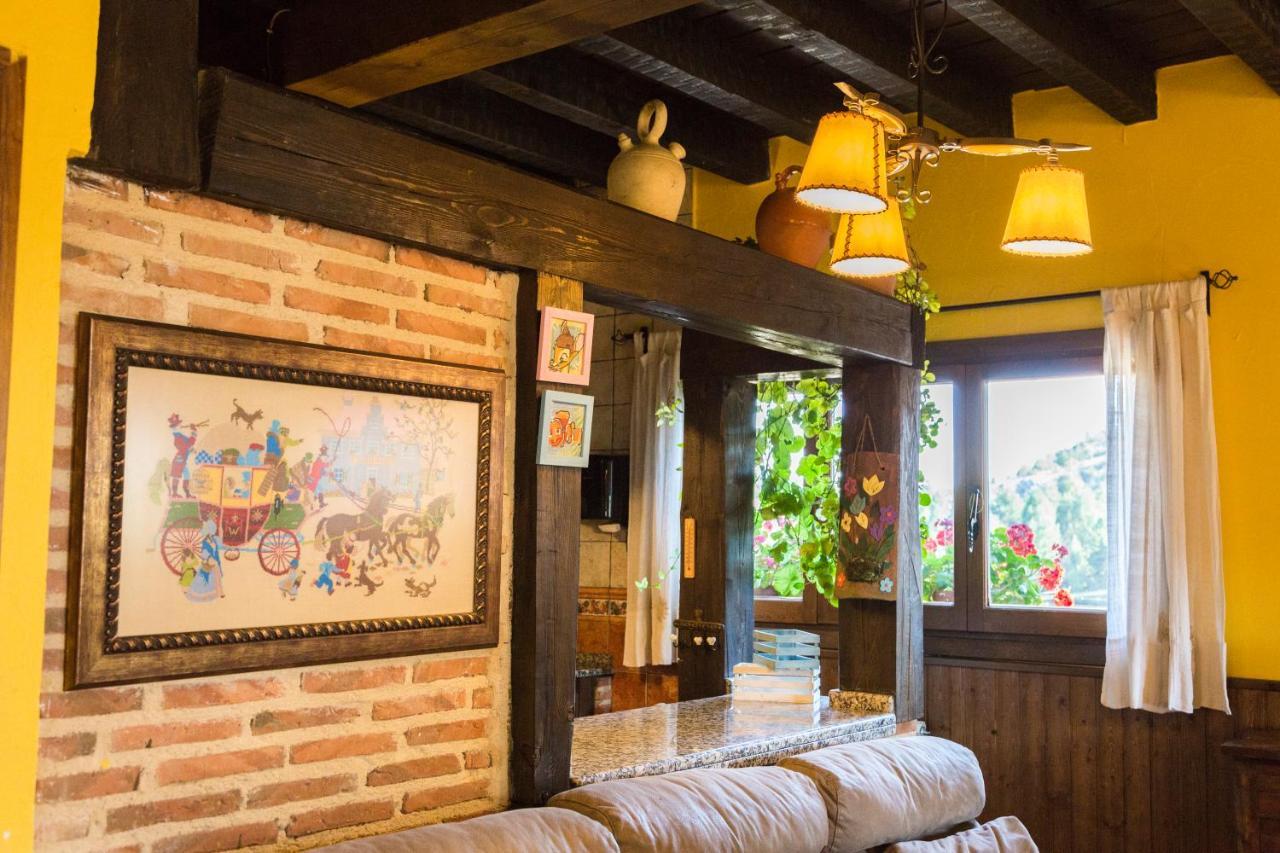 El Nido Del Mirlo Villa Casarejos Exteriör bild
