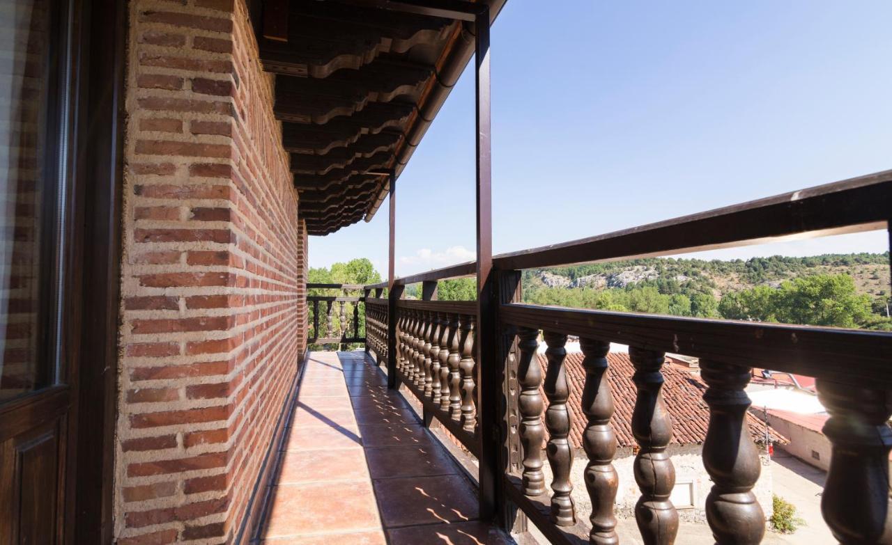 El Nido Del Mirlo Villa Casarejos Exteriör bild